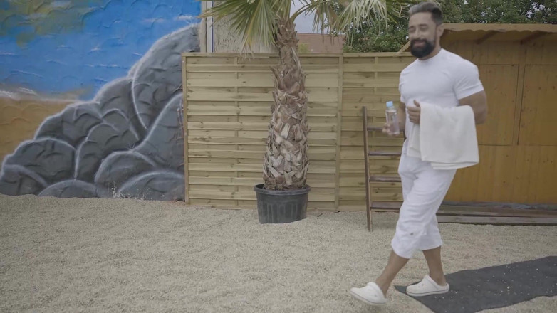 MILF and Big Wet Tits XXX: Grandi Tette MILF in Abito Rosso Viene Scopata Da Un...