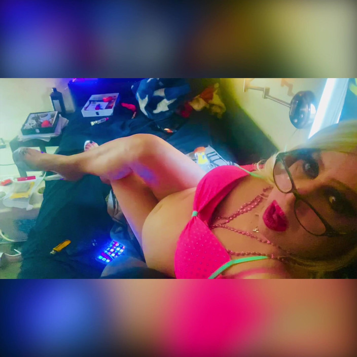 Krissy Sweets: Kompilasi obrolan mesum si seksi crossdresser krissy sweets