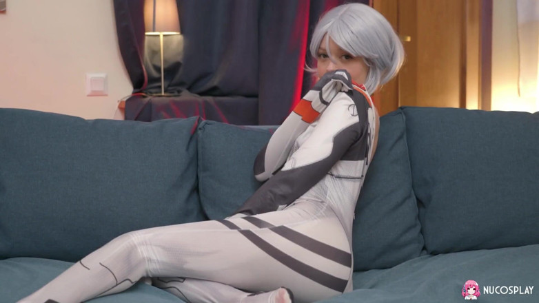 Nu Cosplay: Eva barbie'nin çok güzel bir amcığı var