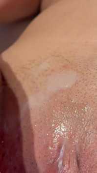 Arrapata MILF Tailandese Pompata Piena Di Sperma, Si Spalanca E Lascia Che Il Suo Carico Trasali Mentre Scopa La Sua Fica