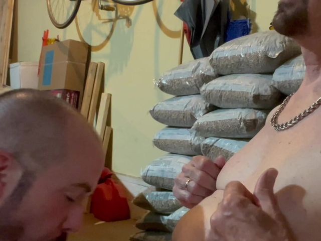 Daddy Gets a Good Blowjob and Has a Smoke. (Kman8x6)