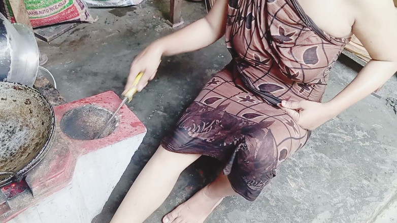CoupleWorld: Desi Bhabhi Bathing Video Viral 2026