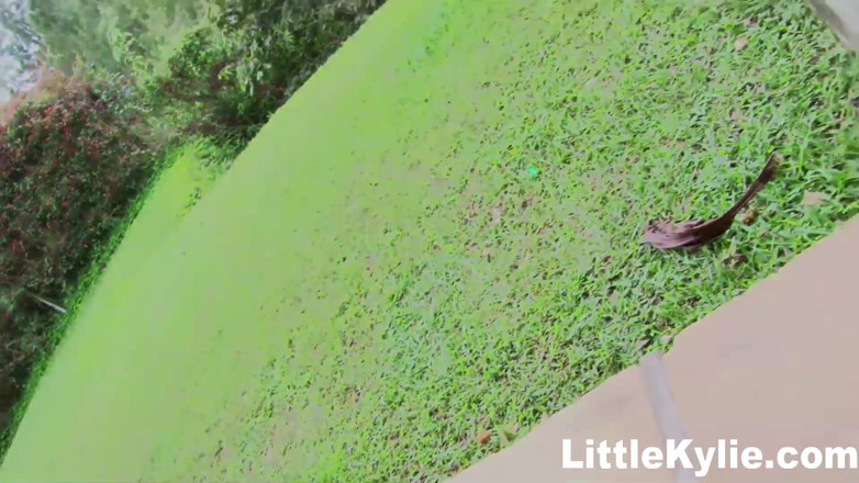 Little Kylie: Awek kolej Naughty Little Kyle