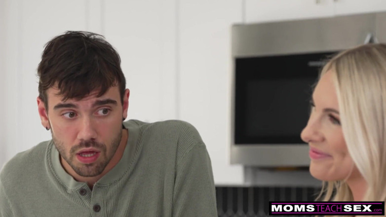Moms teach sex: Stiefmoeder laat melk achter voor de kerstman - s18: e9