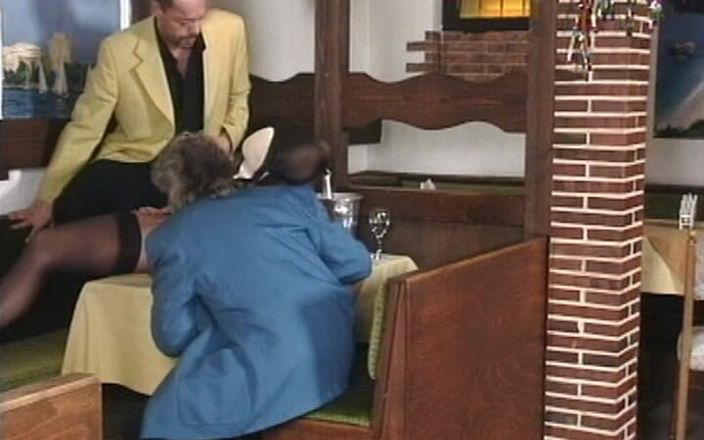 Vintage Lust: La puttana seduce l'uomo a casa 5