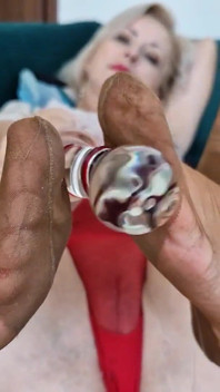 Koperen Ff-nylons en glazen anale dildo