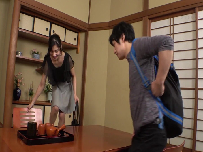 Vulture: In un viaggio caldo alle sorgenti termali, ha messo le...