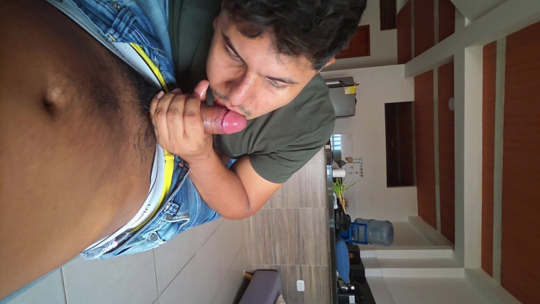 Deiby Latino: Zakar muda menghisap gay India muda
