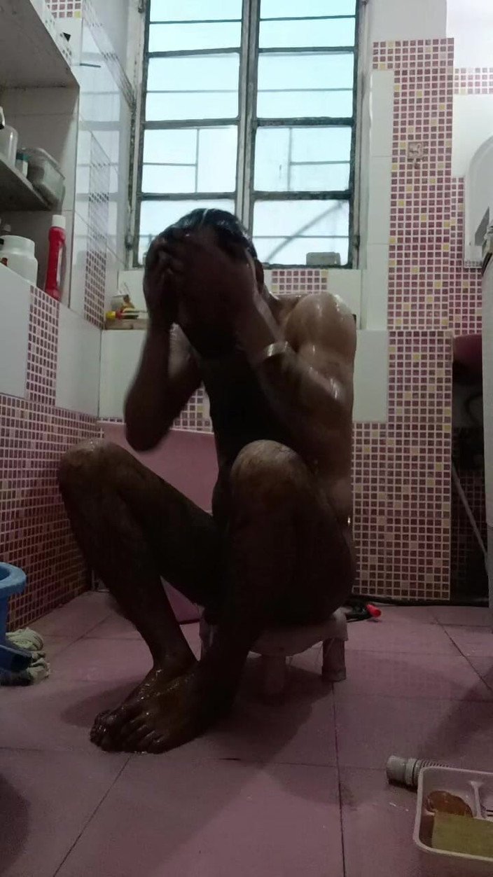 Rajasthani-old-lover: Genç oğlan ve üvey babasıyla banyoda seksin tadını çıkarın