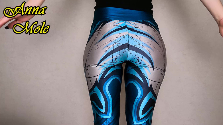 Anna Mole: Spandex PAWG v legínách Spandex zadek a tvrdě ji plácne...