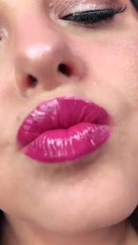 Weak for My Plump Lips - Seductive Lipstick Goddess Sydney Screams Drives Your Lipstick Gooning Even Further as You Become More