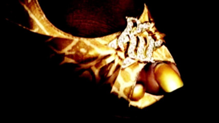 The Goddess Simone: Adorazione della dea pompe d'oro
