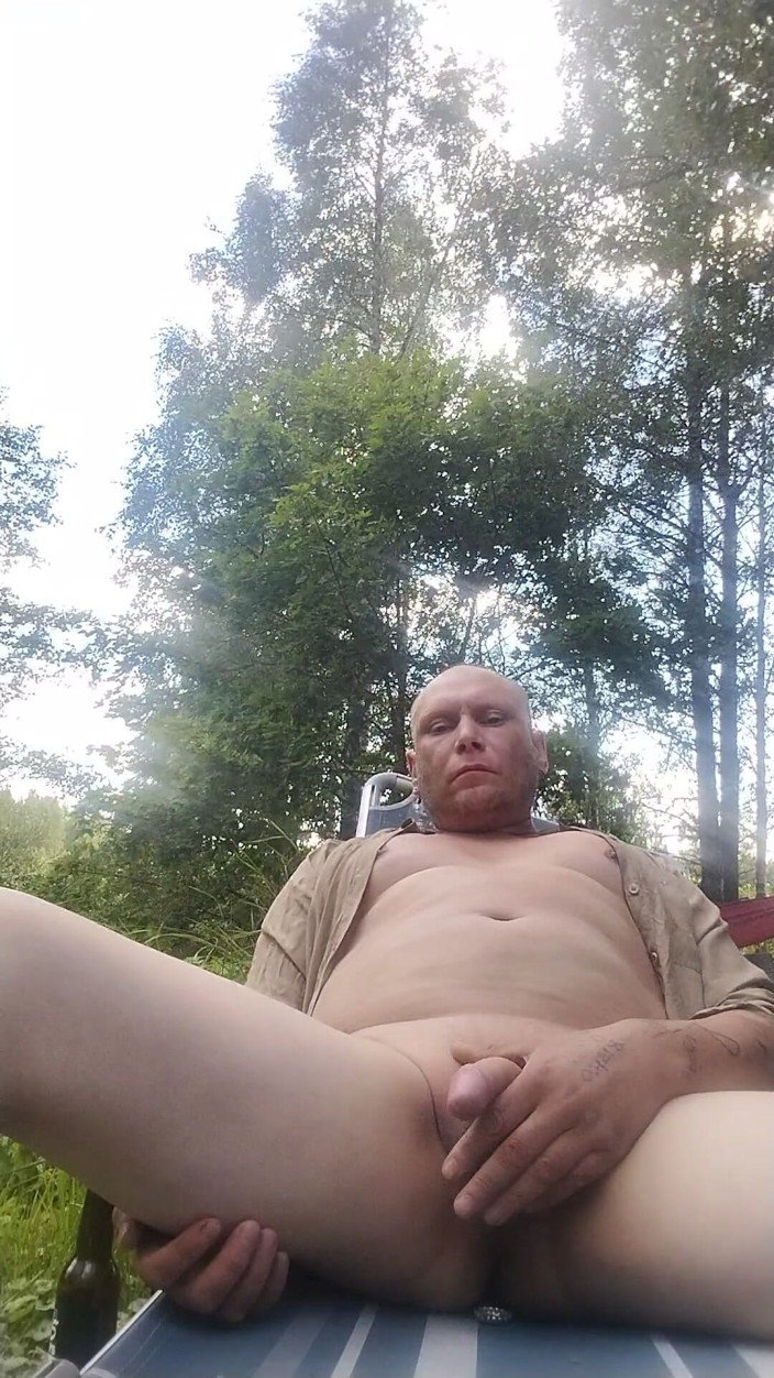 HornyLarry: Riskante masturbation im freien.