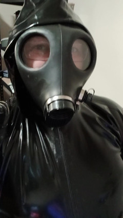 Latex Boy: Isreali Gasmask Latex Tracksuit Cum
