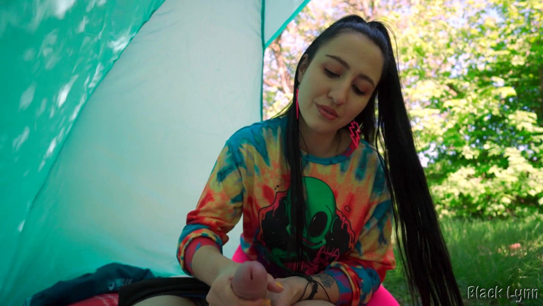 YSP Studio: Bruneta Hippie face labă în aer liber gratuit