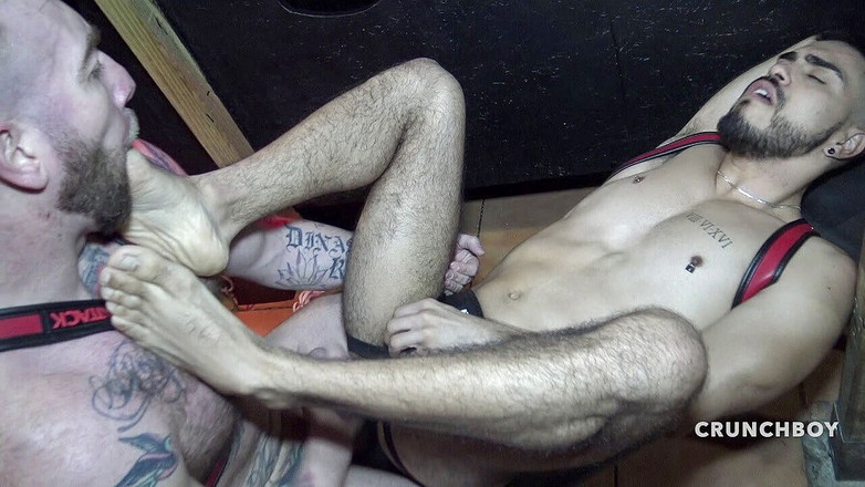 Bareback Made in Spain: Valentino Sisto follada a pelo por Manuel Scalco