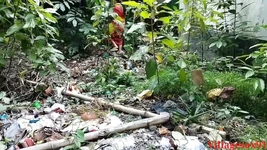 स्थानीय गांव की पत्नी का आउटडोर में जंगल में सेक्स