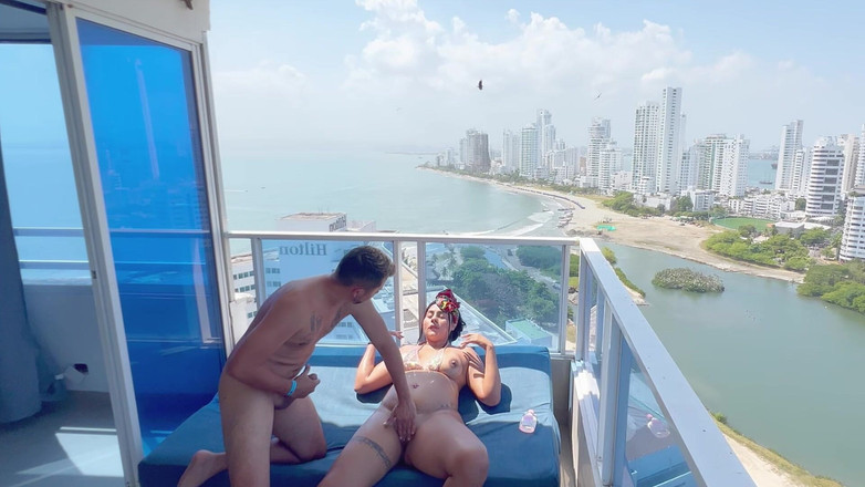 TommyMiller: 在阿鲁塔山与一位非常怀孕的女人一起看海景做爱