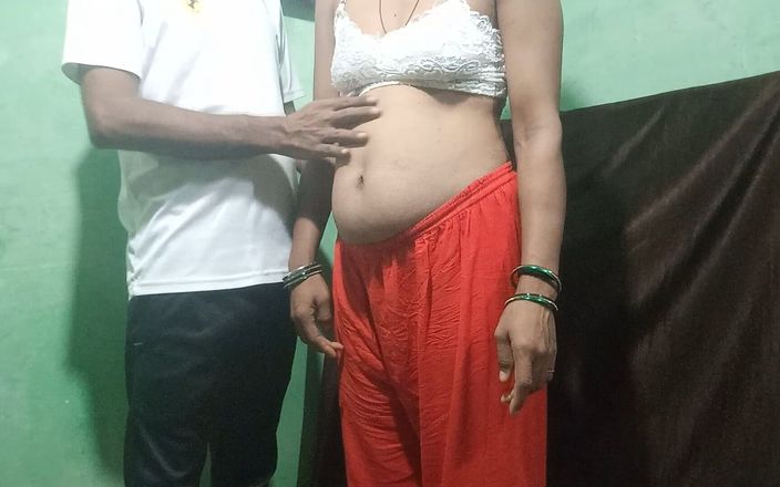 Pooja Sexy: Une bhabhi desi indienne enceinte se fait baiser debout