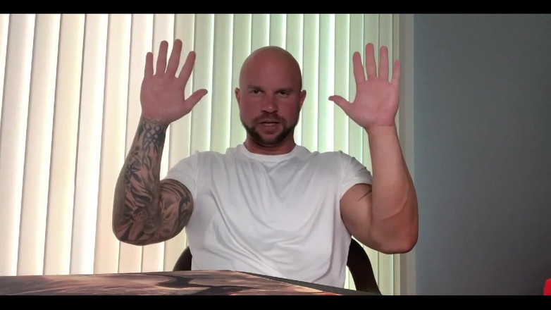 Jasons feet: Ik ben gebonden, mond gesnoerd en laat mijn voeten gekieteld...