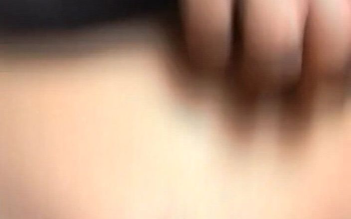 Enjoy German porn: Счастливый чувак трахает двух удивительных немецких тинок в любительском видео