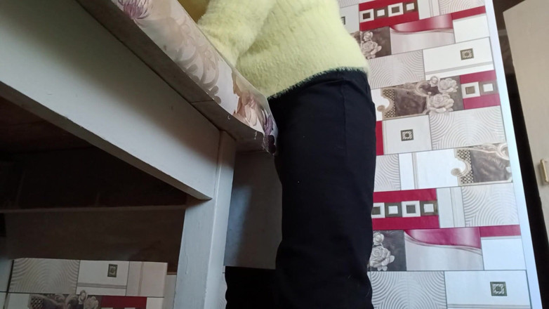 Lesbian-illusion: Sora vitregă se masturbează solo cu orgasme multiple - Lesbian_illusion
