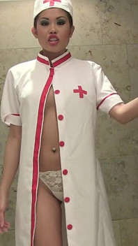 Suster nakal asia lagi asik muasin memeknya pakai sperma hangat!