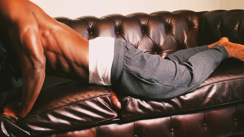 Closecoconut: Masculine Man Masterbates Hard on Couch