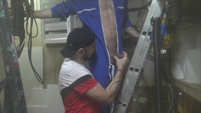 Straight boys but needing sex: Jess Baise Par Un Ouvrier Hetero²