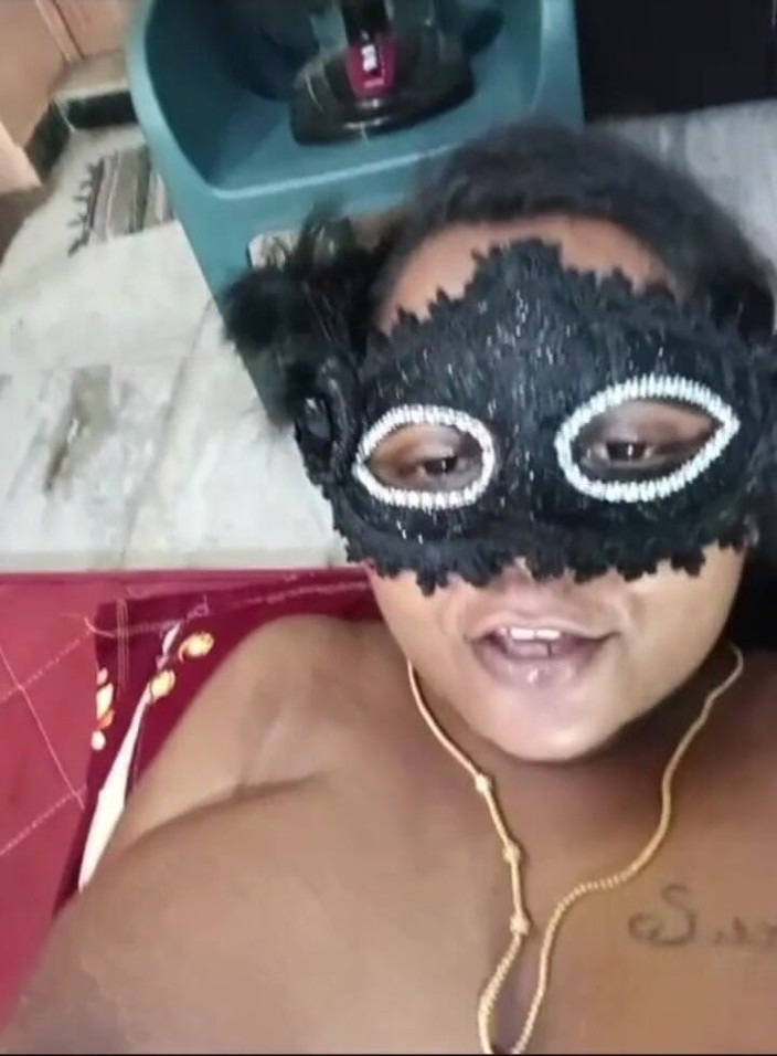 BeautyAnu: Bigboobs Desi indisk moster sexprat med videosamtal