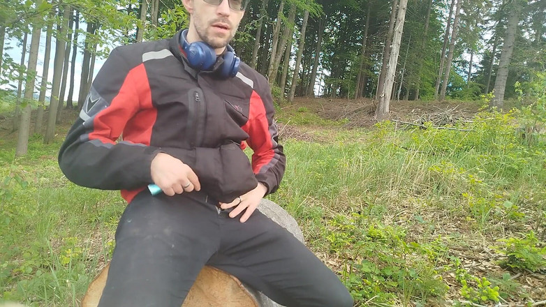 kickerscooter: Skok do lesa