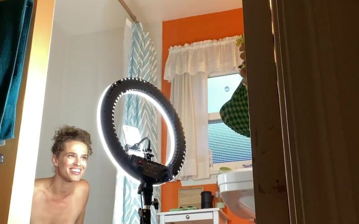 VibeWithMommy: Sexy matrigna dietro le quinte 