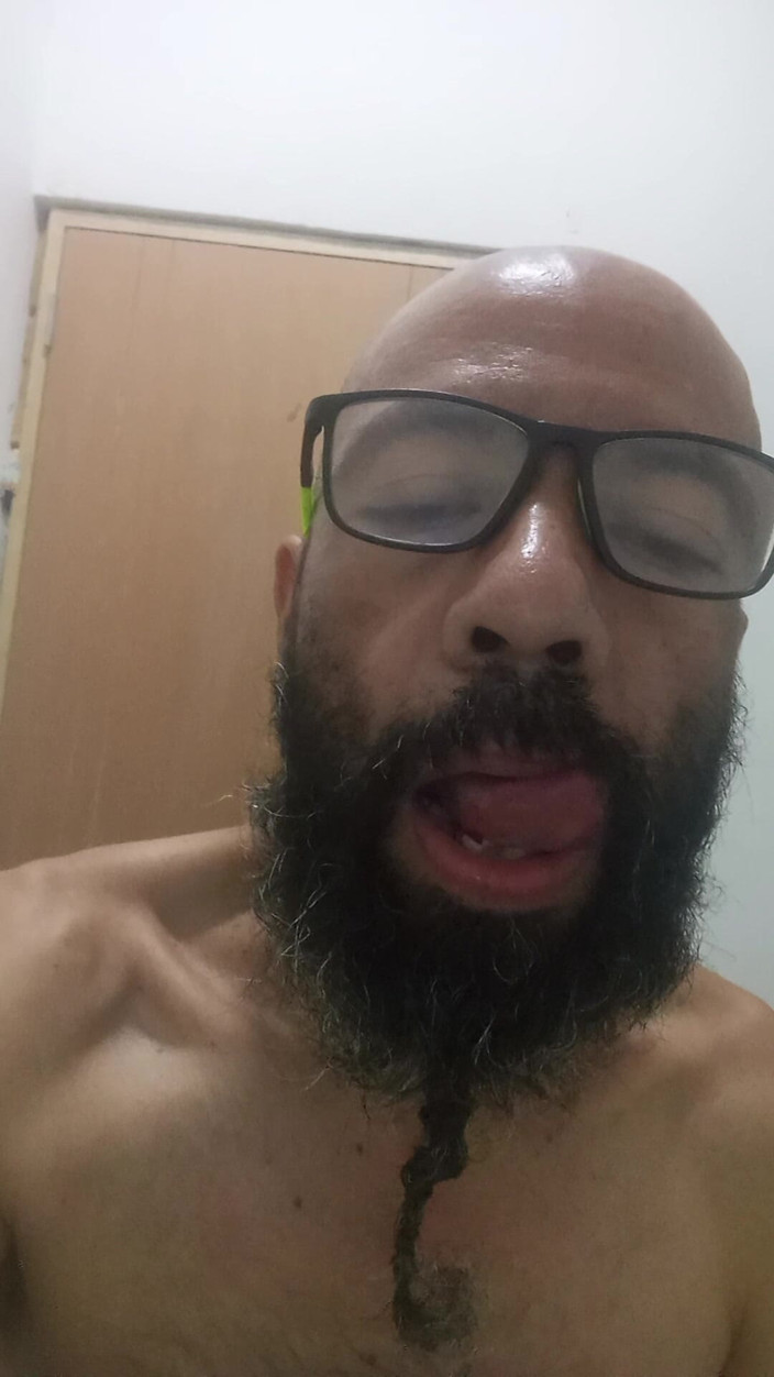 Jhonbahh: Nago i w nastroju do seksu