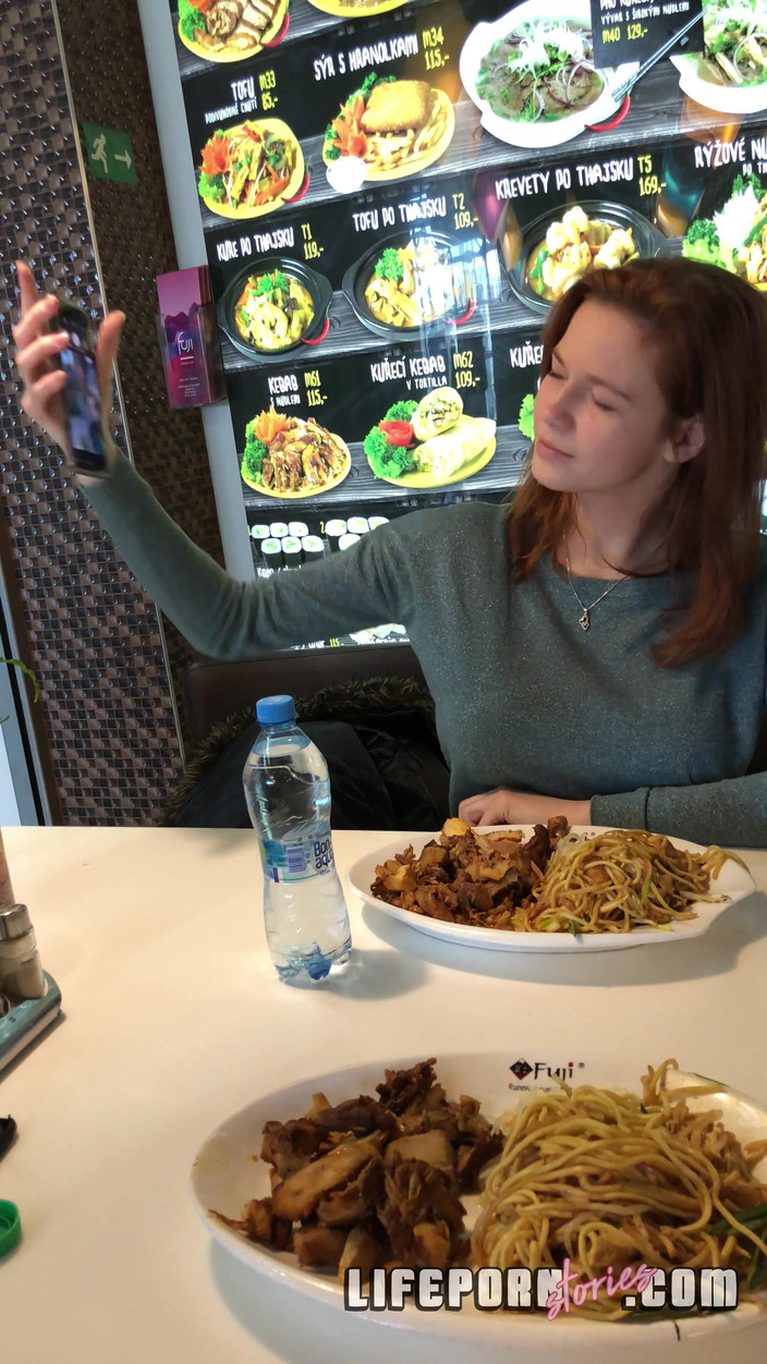 Life Porn Stories: Životní porno příběhy 6 - část 3 prsatý make-up