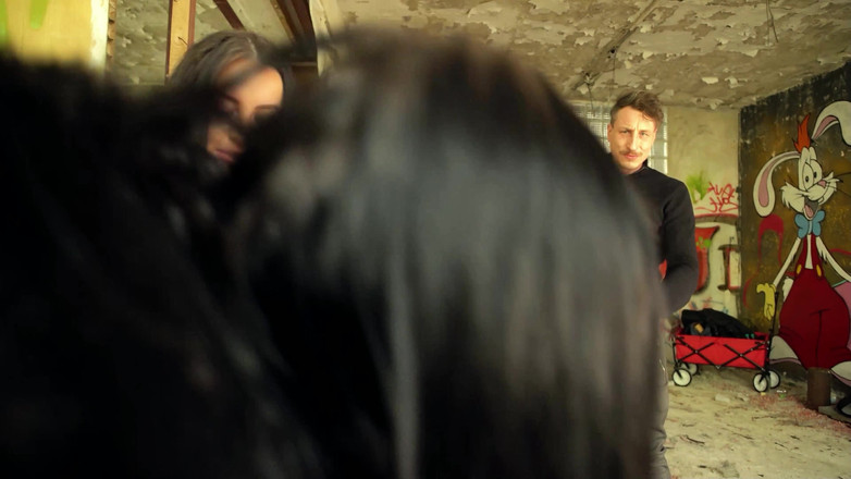 Scout69: Dwie niemieckie przyjaciółki Julia Parker i Maria Gail rozmawiają ryzykowne...