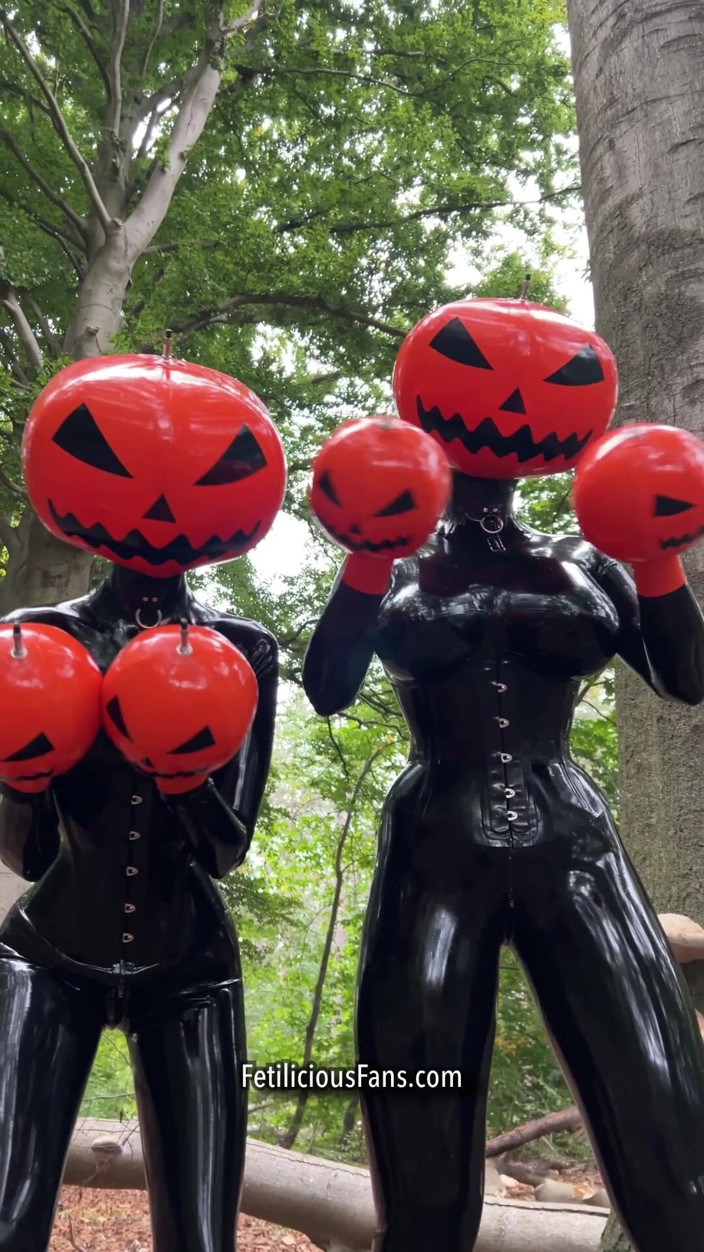 Miss_Fetilicious: Trick or Treat!