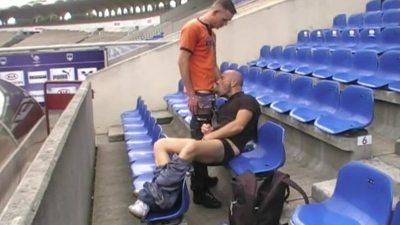 Jess Royan XXX: Fodida no estádio de futebol !! Incrível