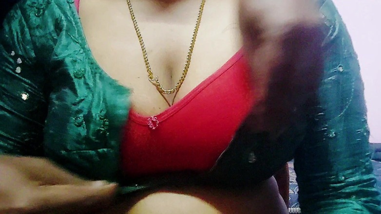Desi Mohini: Super žhavá a sexy Desi Mohini Bhabhi