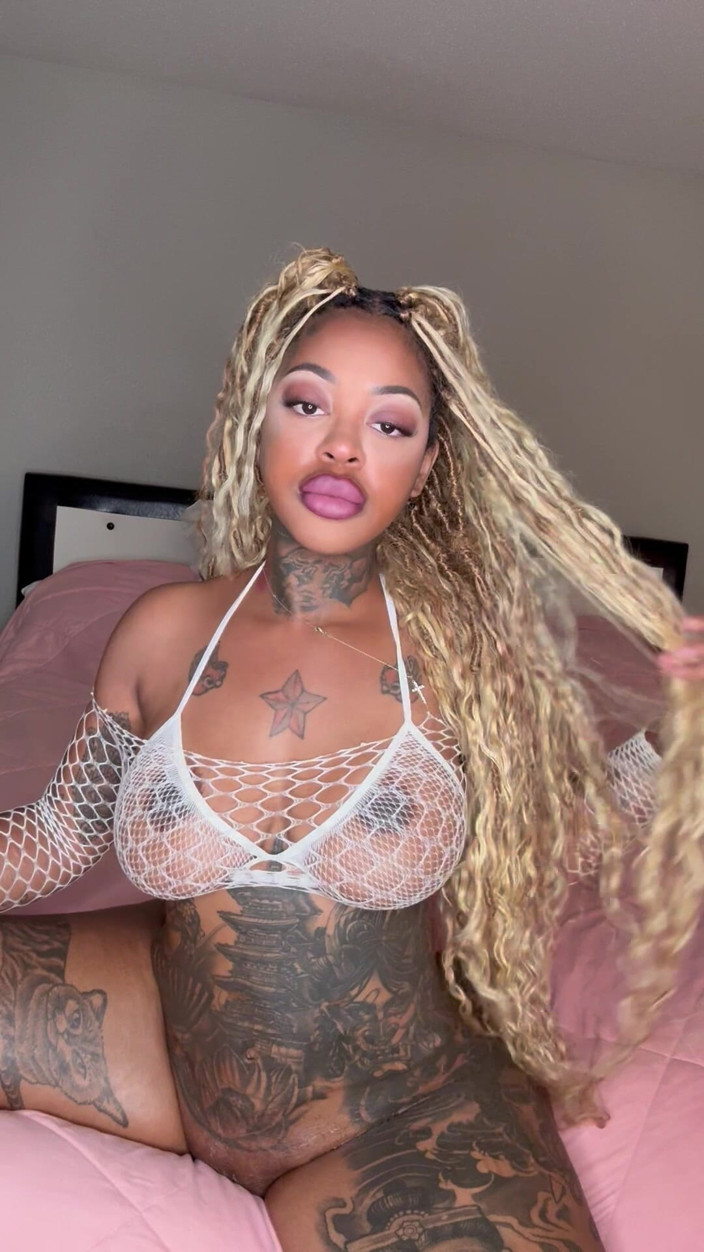 Spoiledprincessxx: Spoiledprincessxx aceita el culo y el coño gordos