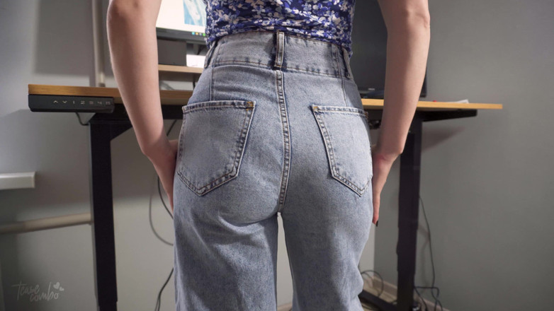 Teasecombo 4K: MILF Sekreterare i high weist jeans retar sin trevliga rumpa