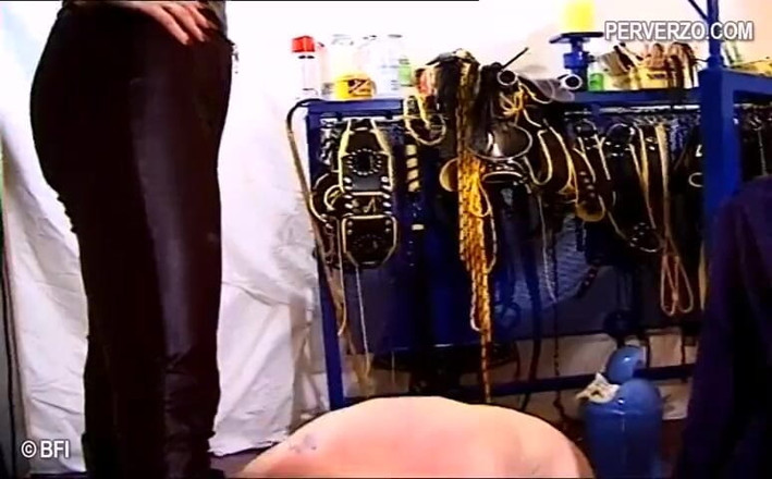 House of lords and mistresses in the spanking zone: Perempuan 2 pertunjukan realiti penguasaan wanita bahagian 1