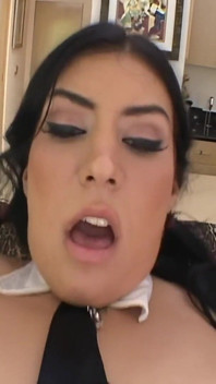 Shay Lamar Quiere Una Gran Polla En Su Pequeño Culo