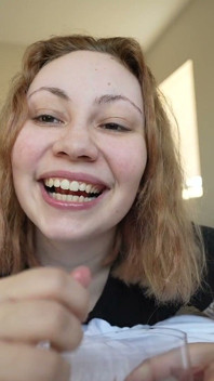 Giantess wpycha cię w tyłek