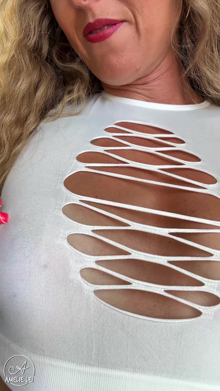 Amelie Lei: Chevauchage de gode avec un orgasme intense et tremblant