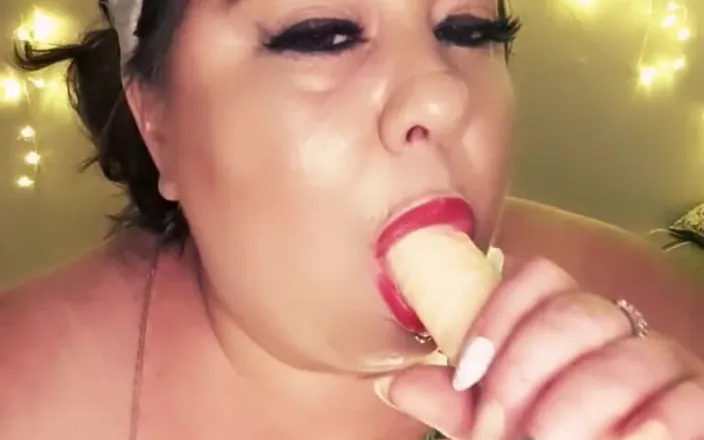 BlancaGirlBBW: Watch the Sloppy Wet Blowjob Happen...