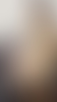 Latina Munequita Enfadada Posing