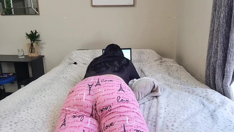 Julia Ryan: Thong Forgotten Pt 2