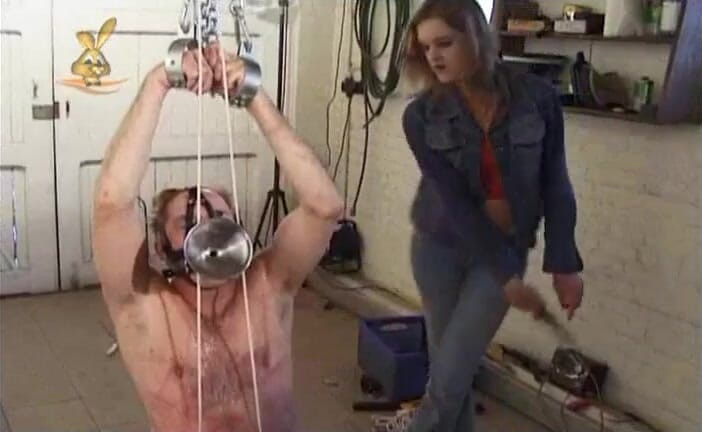 House of lords and mistresses in the spanking zone: 人間の奴隷
