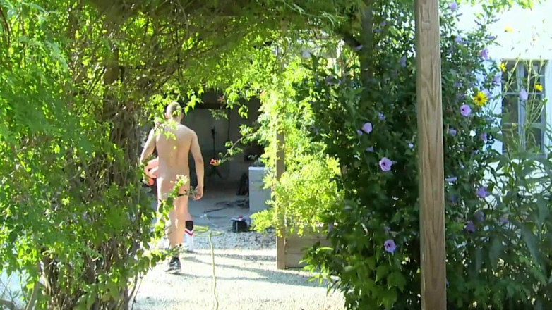 UK Naked Men: Marea aventură franceză a lui Riley, partea 1