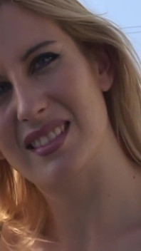 Una Bionda Sexy E Prosperosa Scopata Senza Sosta Da Un Grosso Stallone